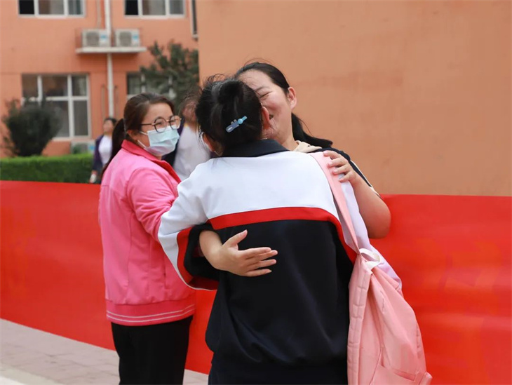 包含欧洲代表团整装待发，必战至最后！的词条